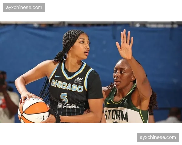 斯凯拉·迪金斯离开风暴加盟芝加哥天空